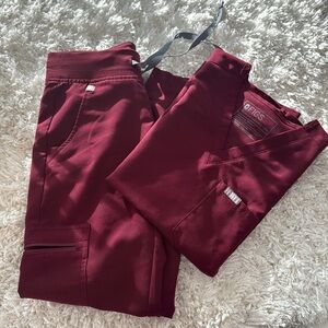 FIGS maroon set